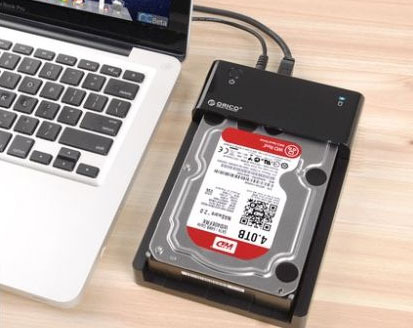 HDD/SSDをハードディスクケースに搭載した後、正常に動作できるパソコンに接続してデータ復元を行います